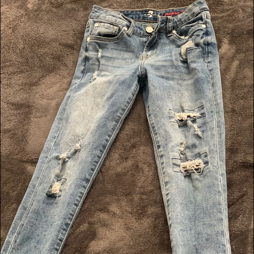 Ripped skinny jeans